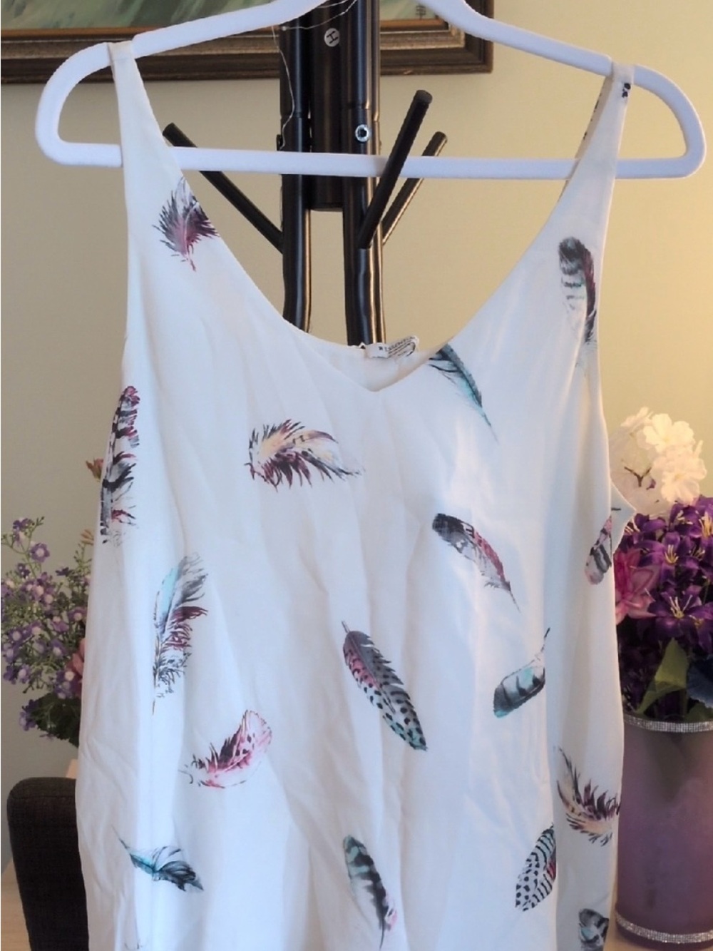 Women Tops - Feather Print White V-Neck Tank Top Medium